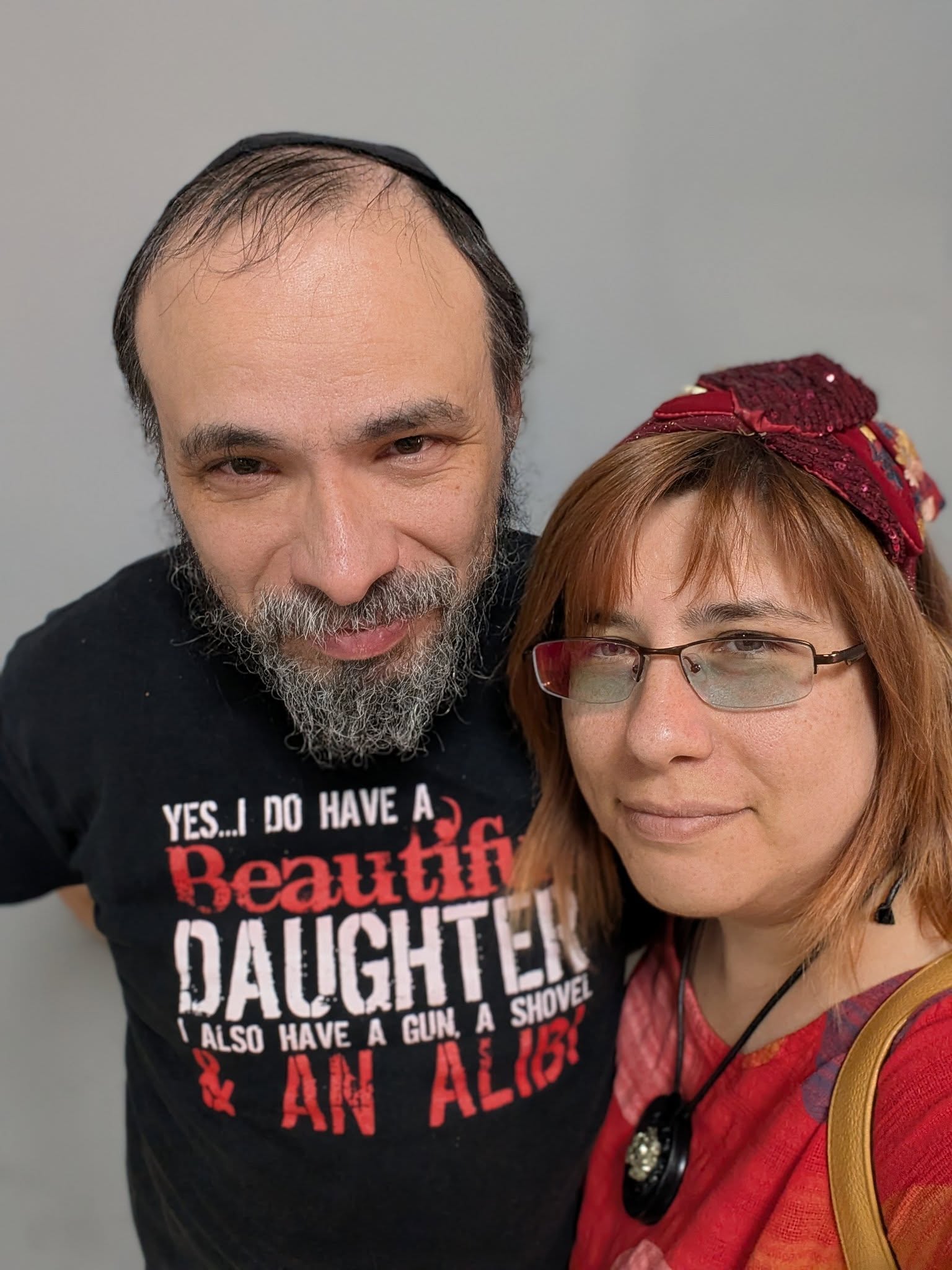 YES... DO HAVE AS Beautif DAUGHTE ' ALSO HAVE A GUN. A SHOVEL ALSO HAVE A GUN, A SHOVE